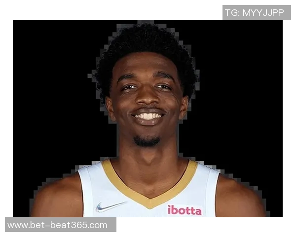 赫伯特琼斯的篮球之路与成就探索：从新秀到明星的蜕变旅程