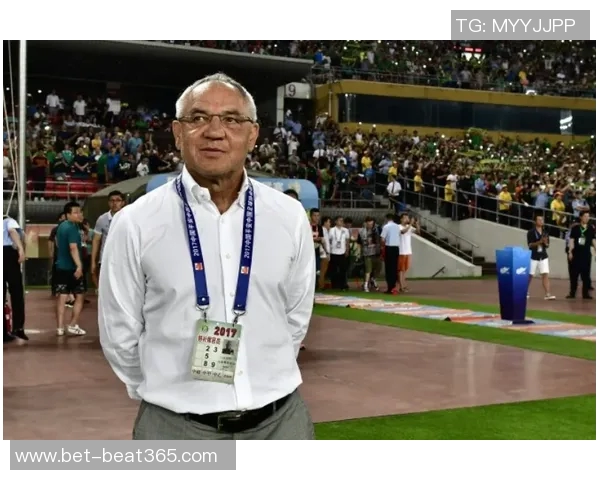 山东足球主教练的执教理念与球队发展战略探讨